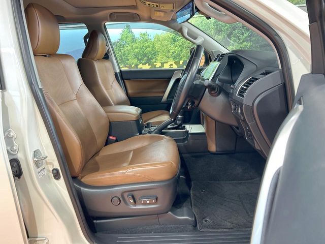 TOYOTA LANDCRUISER PRADO 2022 Image 31