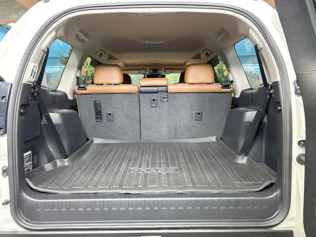 TOYOTA LANDCRUISER PRADO 2022 Image 31