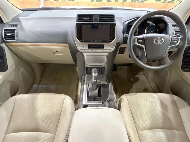 TOYOTA LANDCRUISER PRADO 2023 Image 31