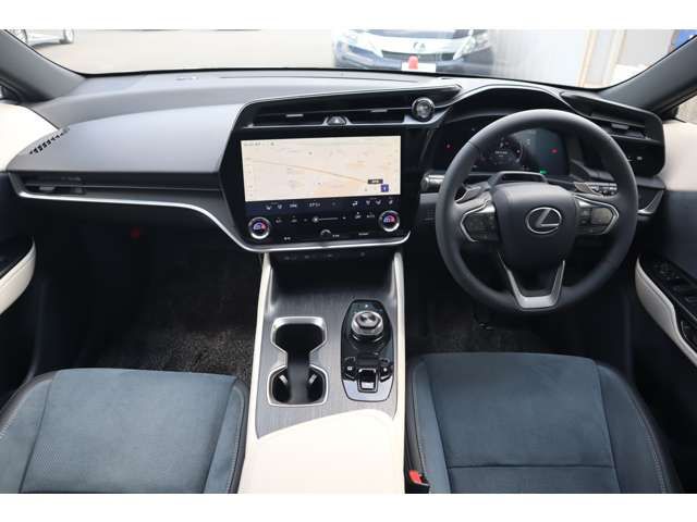 TOYOTA LEXUS RZ450E 2024 Image 31