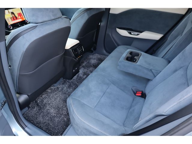 TOYOTA LEXUS RZ450E 2024 Image 31