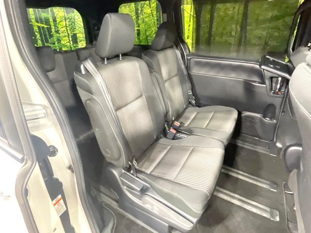 TOYOTA VOXY 2019 Image 31