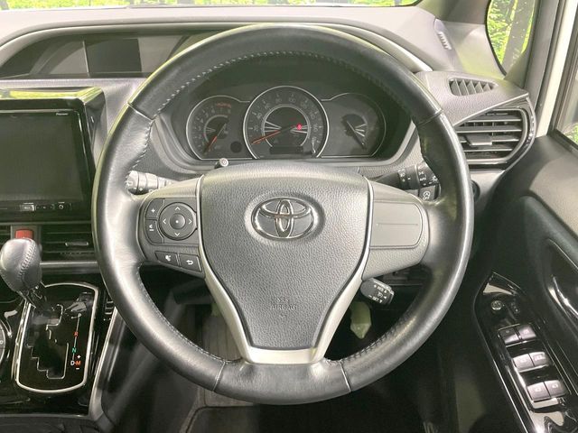 TOYOTA VOXY 2019 Image 31