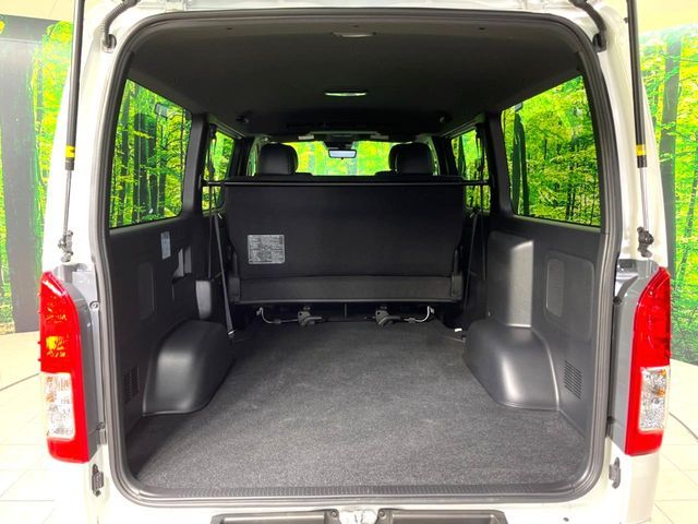 TOYOTA HIACE VAN 2WD 2025 Image 31