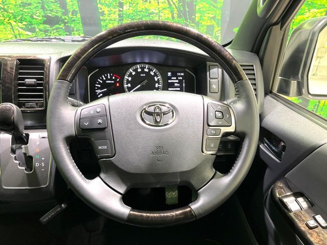 TOYOTA HIACE VAN 2WD 2025 Image 31