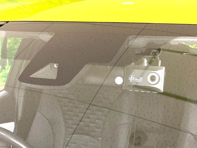 TOYOTA PRIUS PHV 2017 Image 31