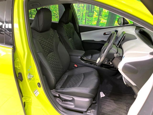 TOYOTA PRIUS PHV 2017 Image 31