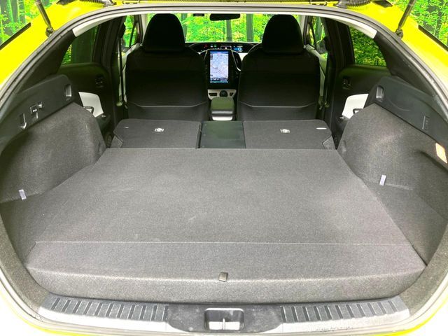 TOYOTA PRIUS PHV 2017 Image 31