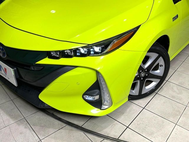 TOYOTA PRIUS PHV 2017 Image 31