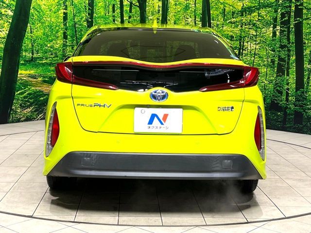 TOYOTA PRIUS PHV 2017 Image 31