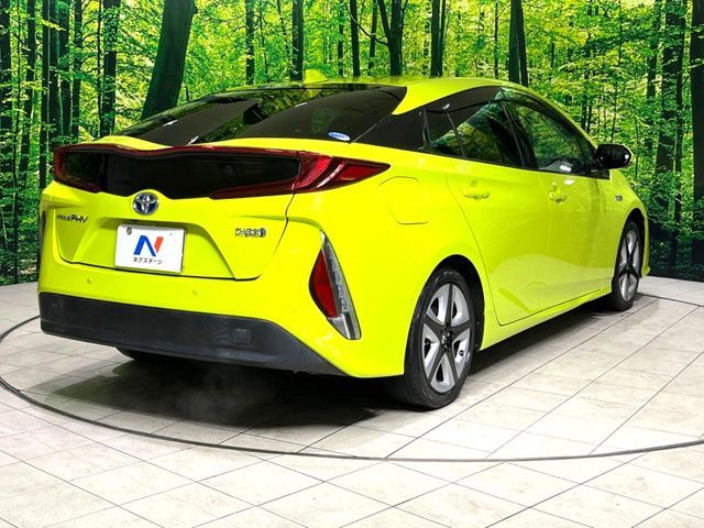 TOYOTA PRIUS PHV 2017 Image 31