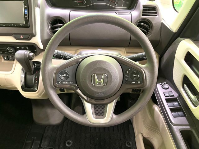 HONDA N BOX 2017 Image 31