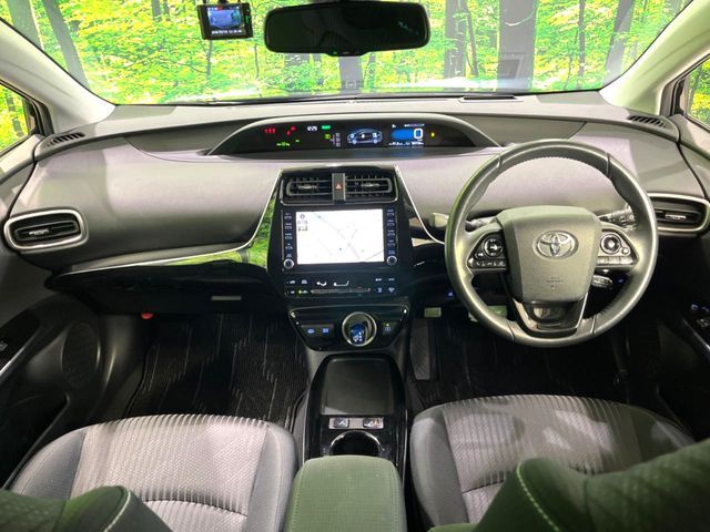 TOYOTA PRIUS PHV 2021 Image 31