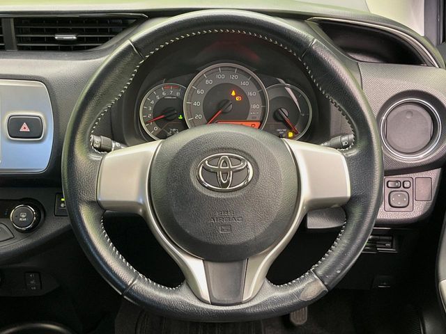 TOYOTA VITZ 2014 Image 31