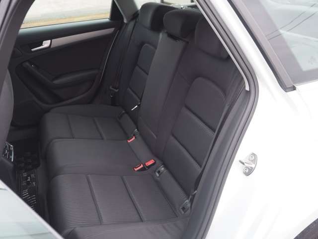 AUDI A4 AVANT 2013 Image 31