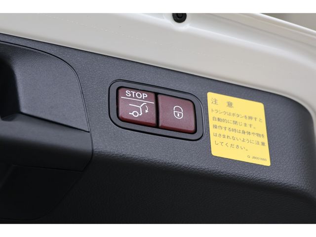 MERCEDES BENZ GLC CL 2017 Image 31