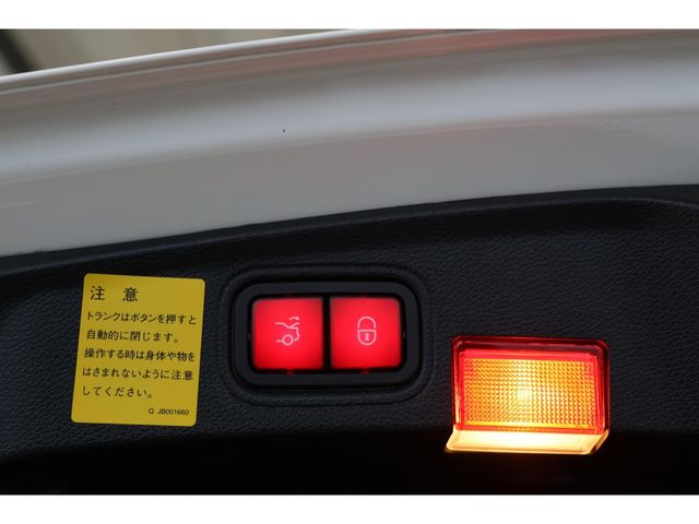 MERCEDES BENZ MERCEDES AMG C CLASS 2016 Image 31