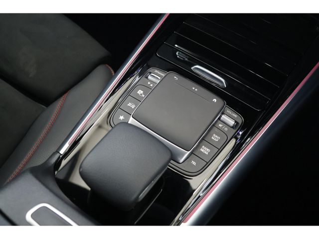 MERCEDES BENZ GLA CL 2023 Image 31