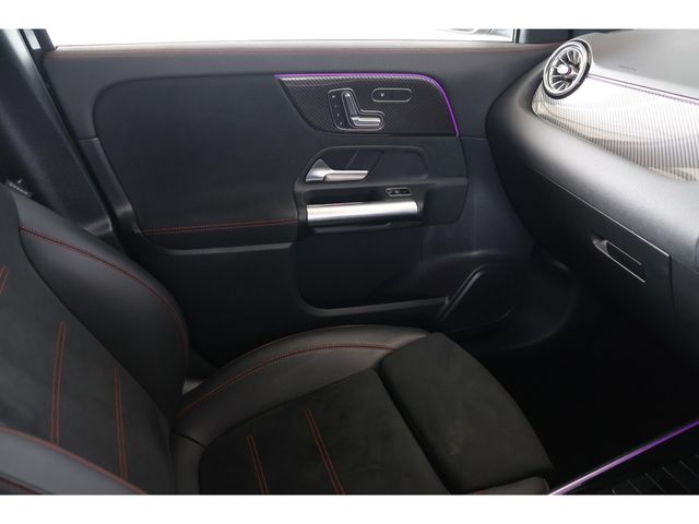 MERCEDES BENZ GLA CL 2023 Image 31