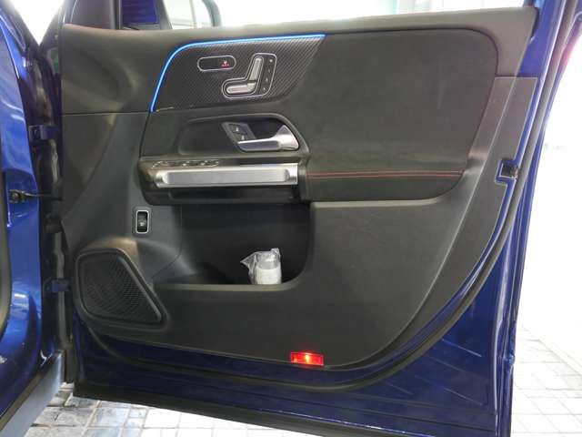 MERCEDES BENZ GLB 2022 Image 31