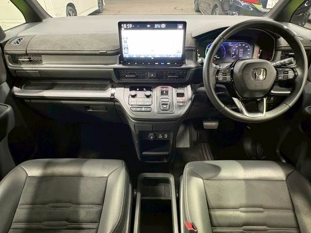 HONDA STEPWAGON E:HEV SPAD 2022 Image 31