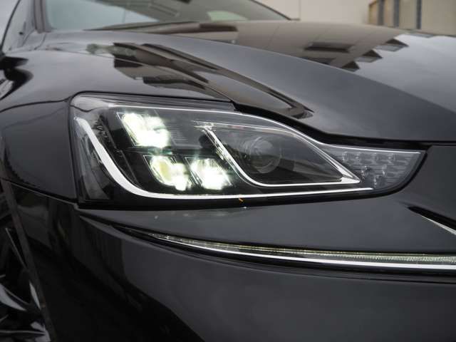 TOYOTA LEXUS IS200T 2016 Image 31