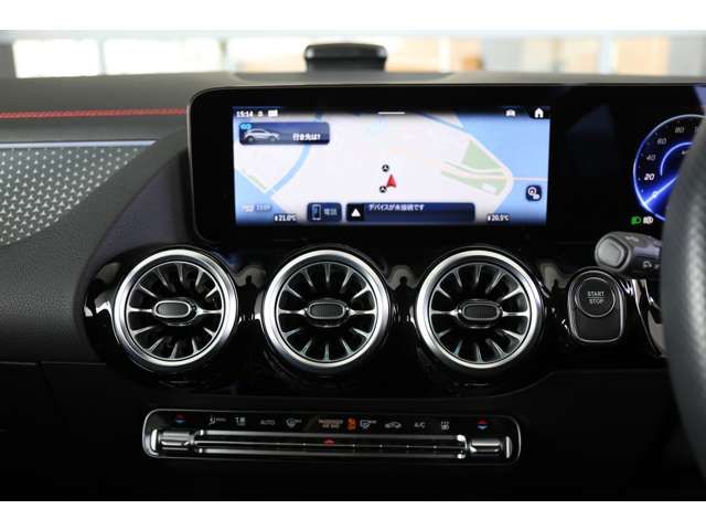 MERCEDES BENZ EQA 2024 Image 31