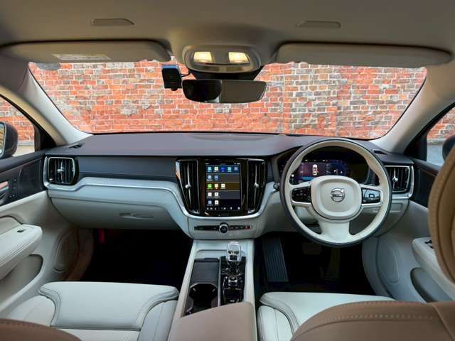 VOLVO V60 2023 Image 31