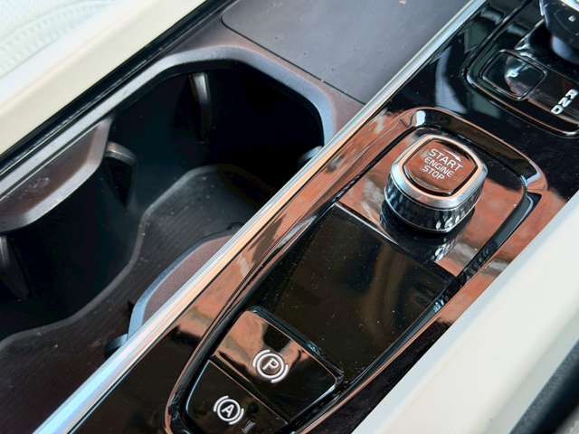 VOLVO V60 2023 Image 31