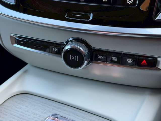 VOLVO V60 2023 Image 31