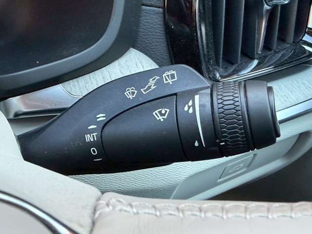 VOLVO V60 2023 Image 31