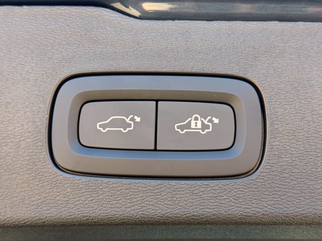 VOLVO V60 2023 Image 31