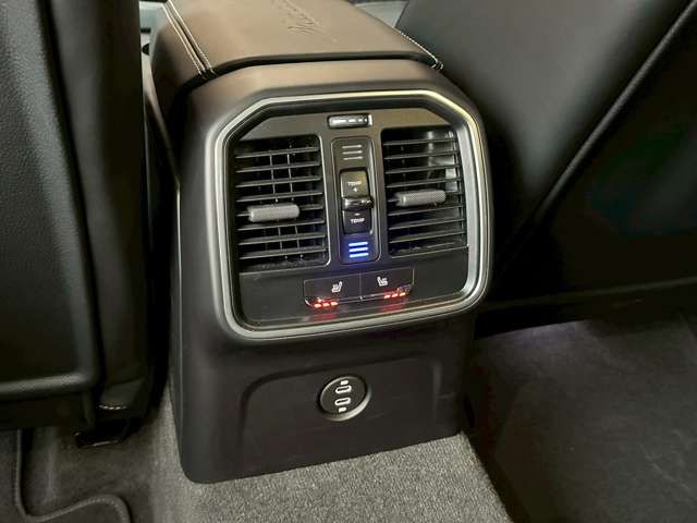 PORSCHE MACAN 2023 Image 31