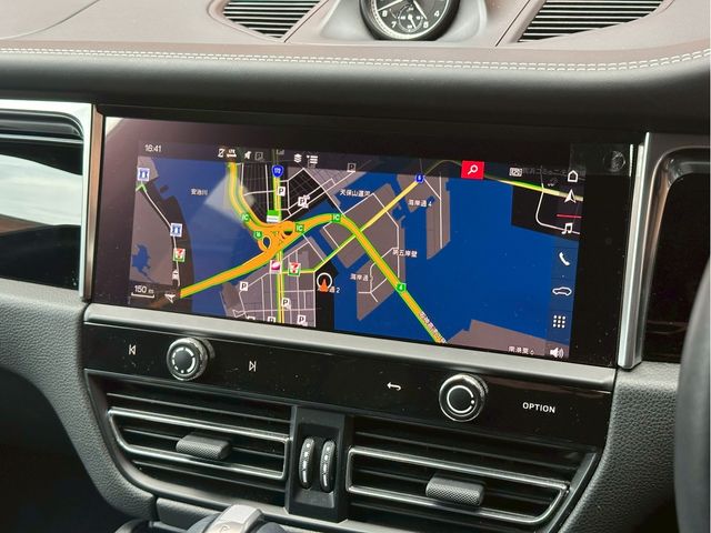 PORSCHE MACAN 2023 Image 31