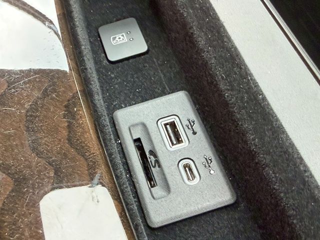 CADILLAC ESCALADE 2024 Image 31