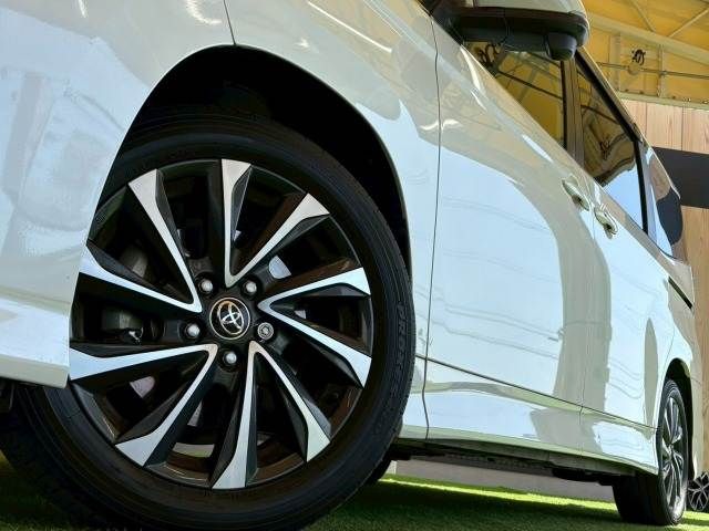 TOYOTA VOXY HYBRID 2023 Image 31