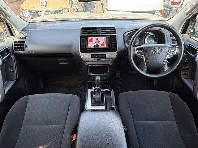 TOYOTA LANDCRUISER PRADO 2020 Image 31