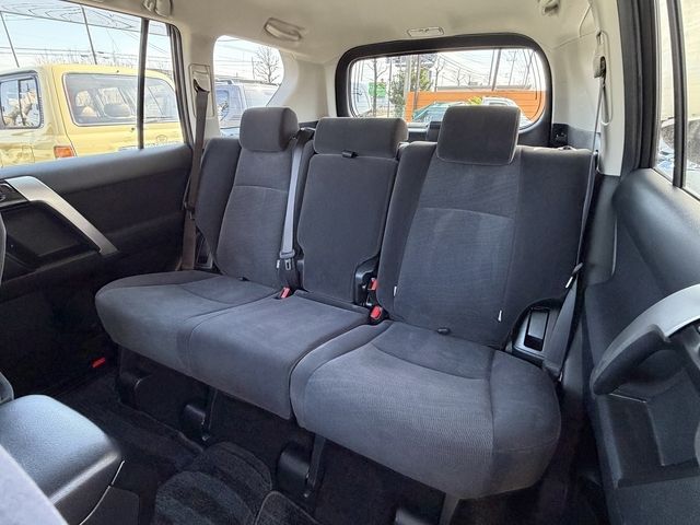 TOYOTA LANDCRUISER PRADO 2020 Image 31