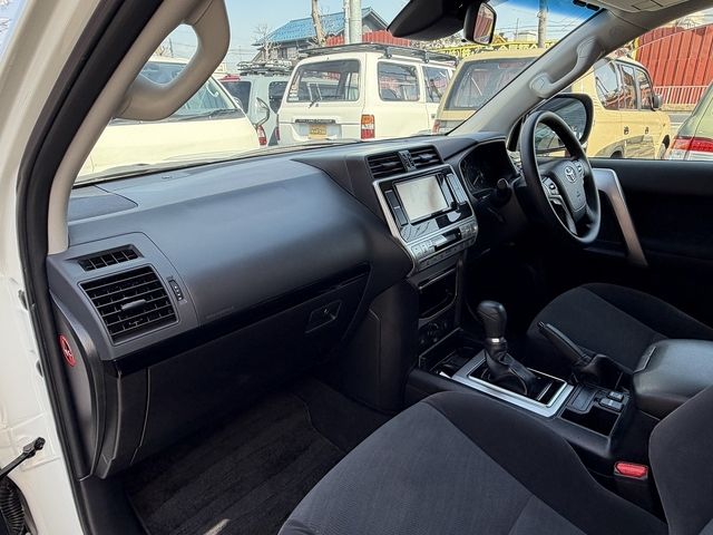 TOYOTA LANDCRUISER PRADO 2020 Image 31