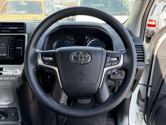 TOYOTA LANDCRUISER PRADO 2020 Image 31