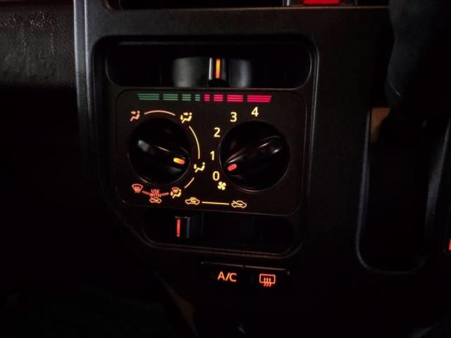 TOYOTA TANK 2018 Image 31