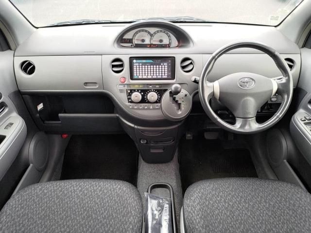 TOYOTA SIENTA 2013 Image 31