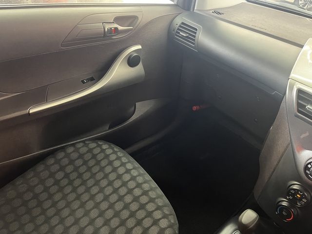 TOYOTA IQ 2009 Image 31