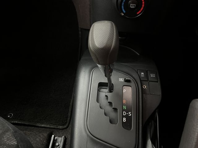 TOYOTA IQ 2009 Image 31