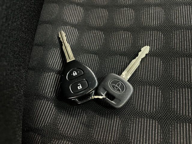 TOYOTA IQ 2009 Image 31