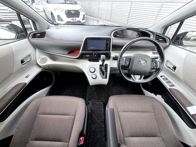 TOYOTA SIENTA 2015 Image 31