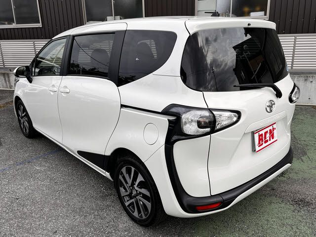 TOYOTA SIENTA 2015 Image 31