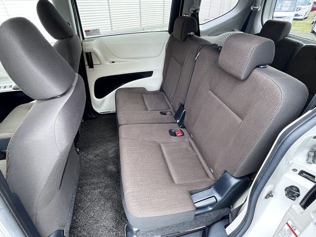 TOYOTA SIENTA 2015 Image 31