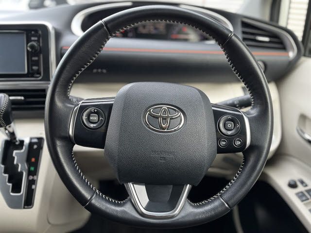 TOYOTA SIENTA 2015 Image 31