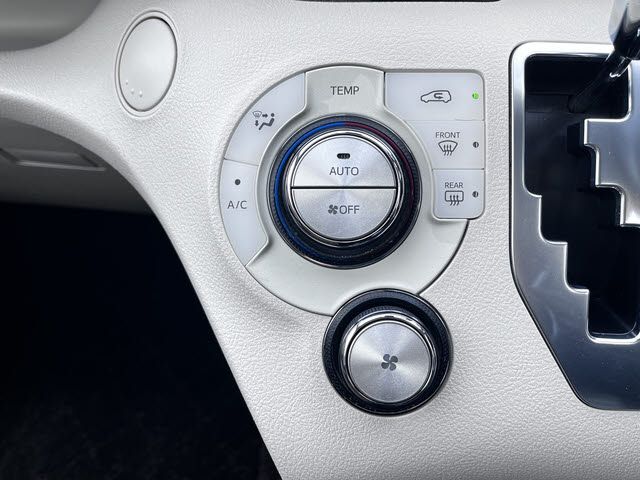 TOYOTA SIENTA 2015 Image 31